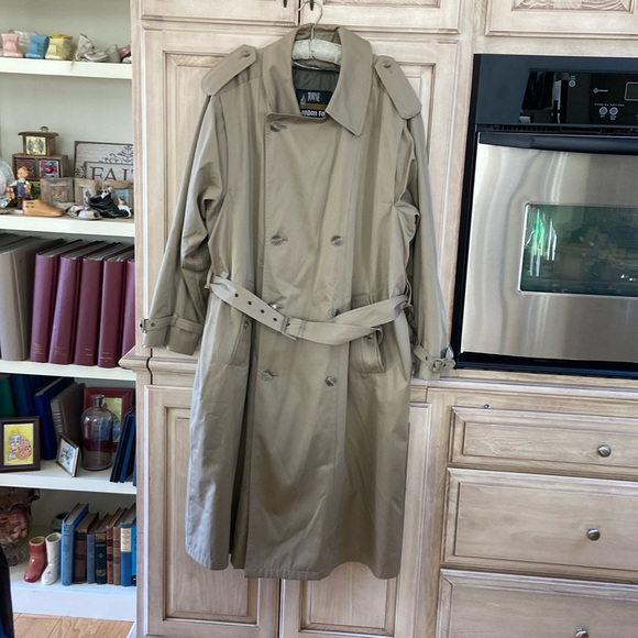 London Fog Other - London Fog TOWNE trench coat mens sz 42 w/ warm lining belted